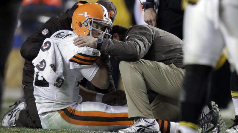 800_nfl_injury_ap_file_120607