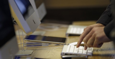 computers-freedom-of-tweets-ap-670-x-350