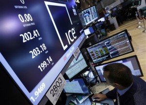 Stocks drop in early trading on Wall Street item-thumbnail