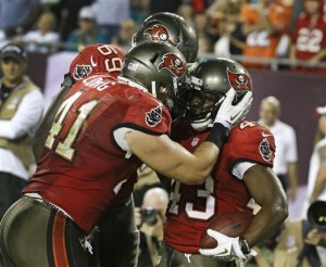 Bucs hold off Dolphins 22-19 for first victory item-thumbnail