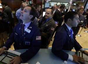 Stocks edge higher after retail spending increases item-thumbnail