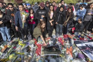 Paul Walker memorial in California draws thousands item-thumbnail