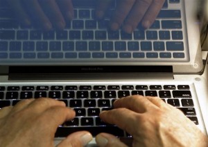 Websites try to nix nasty comments item-thumbnail